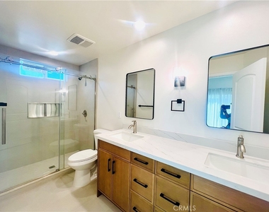 1704 E Vine Avenue - Photo Thumbnail 8