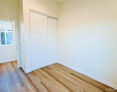 1704 E Vine Avenue - Photo Thumbnail 13