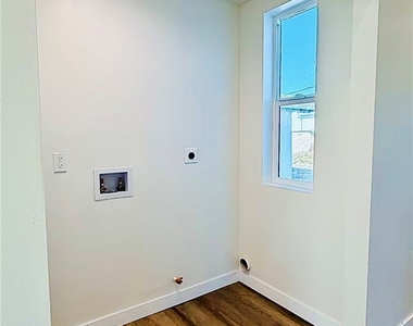 1704 E Vine Avenue - Photo Thumbnail 14