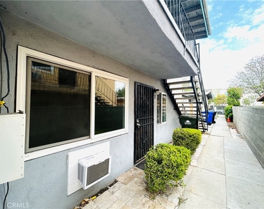 857 N Vineyard - Photo Thumbnail 2