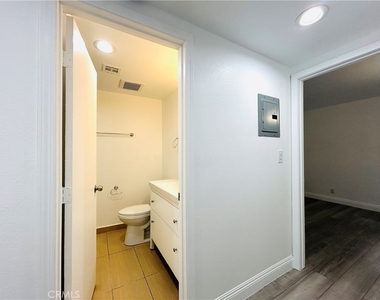 857 N Vineyard - Photo Thumbnail 9