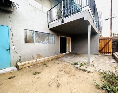 857 N Vineyard - Photo Thumbnail 18