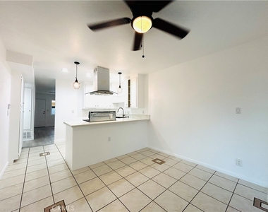 857 N Vineyard - Photo Thumbnail 7