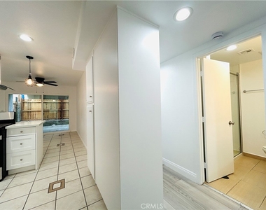 857 N Vineyard - Photo Thumbnail 8