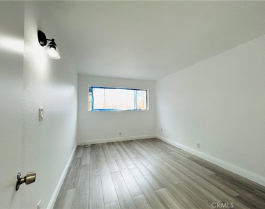 857 N Vineyard - Photo Thumbnail 13