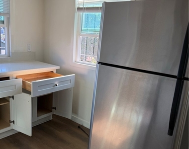 1820 W 22nd Street - Photo Thumbnail 2