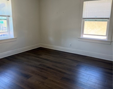 1820 W 22nd Street - Photo Thumbnail 8