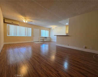 1035 Western - Photo Thumbnail 8