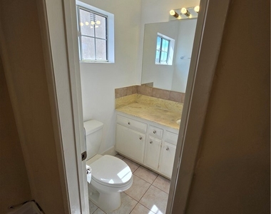 1035 Western - Photo Thumbnail 23