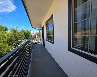 1035 Western - Photo Thumbnail 3
