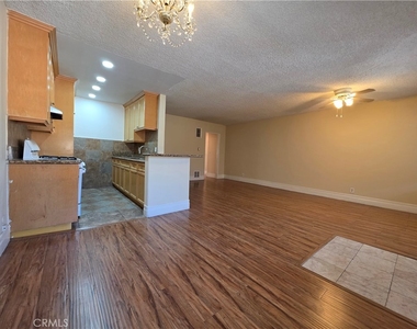 1035 Western - Photo Thumbnail 6