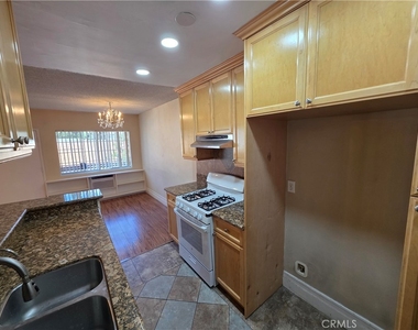 1035 Western - Photo Thumbnail 15