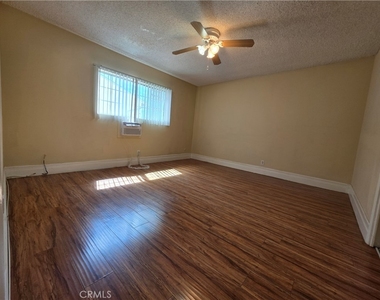 1035 Western - Photo Thumbnail 27