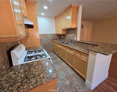 1035 Western - Photo Thumbnail 13