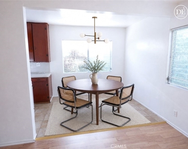 5832 Camerford Avenue - Photo Thumbnail 2