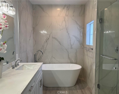 746 W Huntington - Photo Thumbnail 9