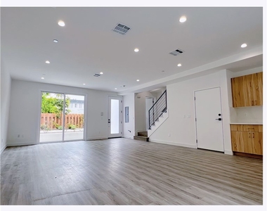 95 Harkness Avenue - Photo Thumbnail 2