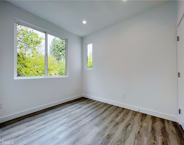 95 Harkness Avenue - Photo Thumbnail 4