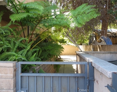 5555 Carpenter - Photo Thumbnail 3