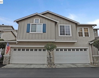10741 Dulsie Ln - Photo Thumbnail 2