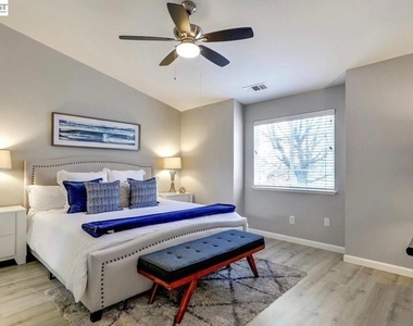 10741 Dulsie Ln - Photo Thumbnail 7
