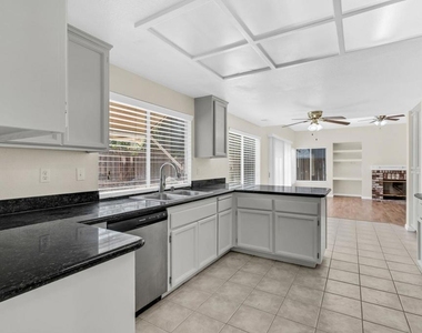 880 Woodsong Lane - Photo Thumbnail 12
