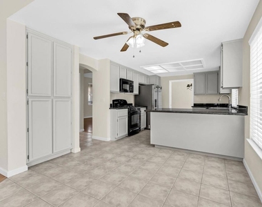 880 Woodsong Lane - Photo Thumbnail 17