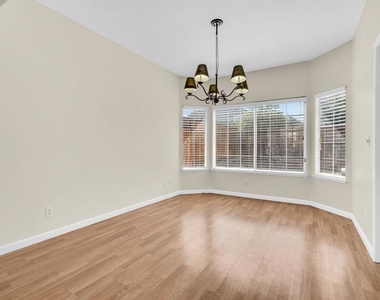 880 Woodsong Lane - Photo Thumbnail 10