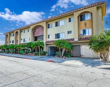 14108 Doty Avenue - Photo Thumbnail 6