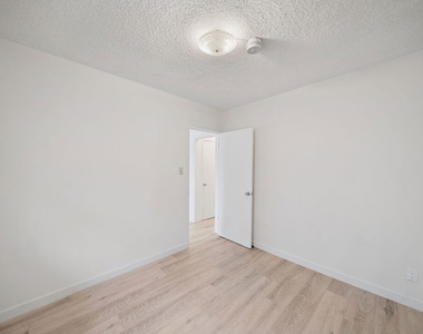 8633 Denver Avenue - Photo Thumbnail 6