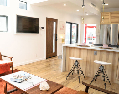 717 N El Centro Avenue - Photo Thumbnail 5