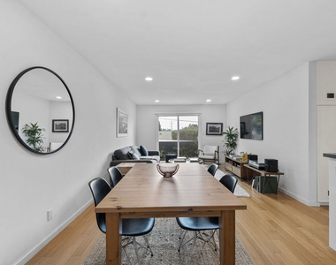 2714 Auburn Street - Photo Thumbnail 4