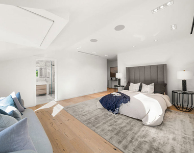 1330 Londonderry Place - Photo Thumbnail 32