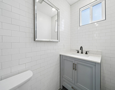 1039 N Harper Avenue - Photo Thumbnail 8