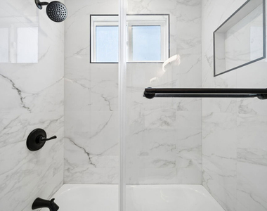 1039 N Harper Avenue - Photo Thumbnail 15