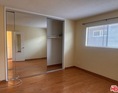 12300 Pacific Avenue - Photo Thumbnail 11