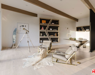 8842 Evanview Drive - Photo Thumbnail 4