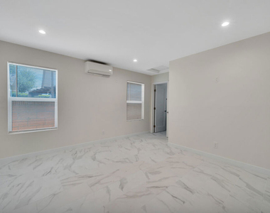 5128 W 133rd Street - Photo Thumbnail 10