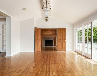 1146 Corsica Drive - Photo Thumbnail 4