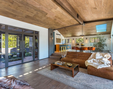 1707 Rising Glen Road - Photo Thumbnail 15