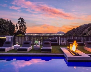 1707 Rising Glen Road - Photo Thumbnail 2