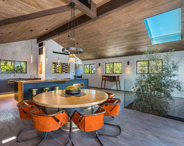 1707 Rising Glen Road - Photo Thumbnail 18