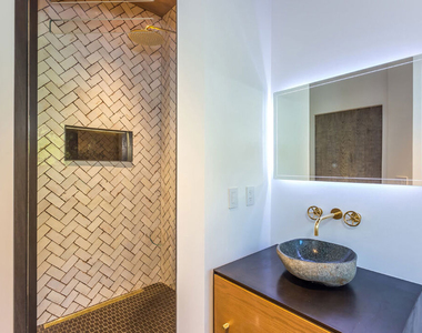 1707 Rising Glen Road - Photo Thumbnail 46