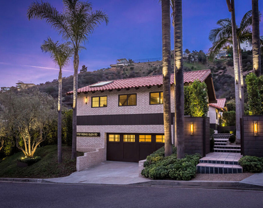 1707 Rising Glen Road - Photo Thumbnail 7