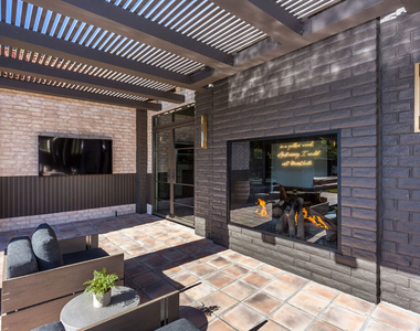 1707 Rising Glen Road - Photo Thumbnail 49