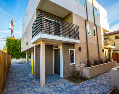 4924 Laurel Canyon - Photo Thumbnail 19