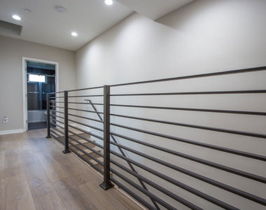 4924 Laurel Canyon - Photo Thumbnail 13