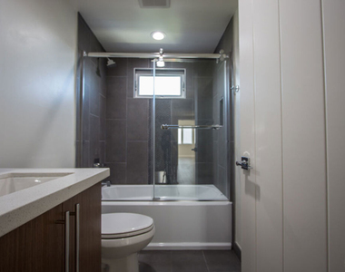 4924 Laurel Canyon - Photo Thumbnail 16