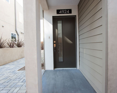 4924 Laurel Canyon - Photo Thumbnail 4