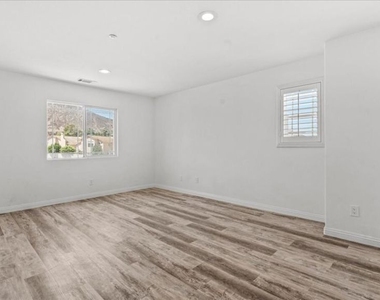 11962 Alpine Drive - Photo Thumbnail 26